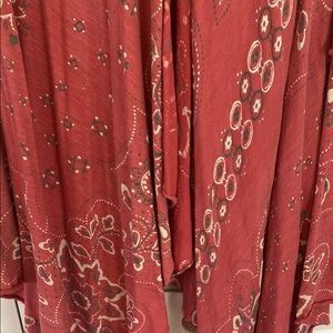 True magnolia pearl o/s, has one little whole.